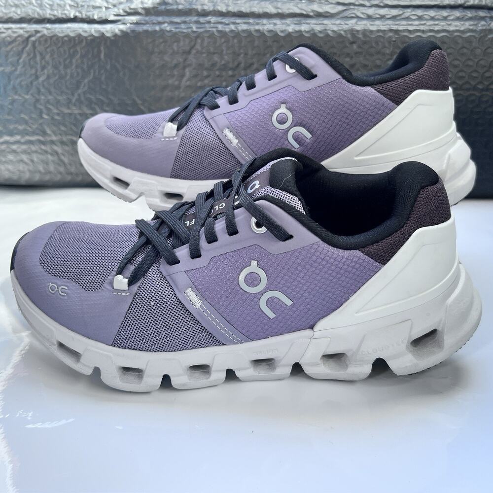 On Running | Women's Cloudflyer 4 | Shark / Pearl | Sz W6 | 71.98092 | Pre-owned